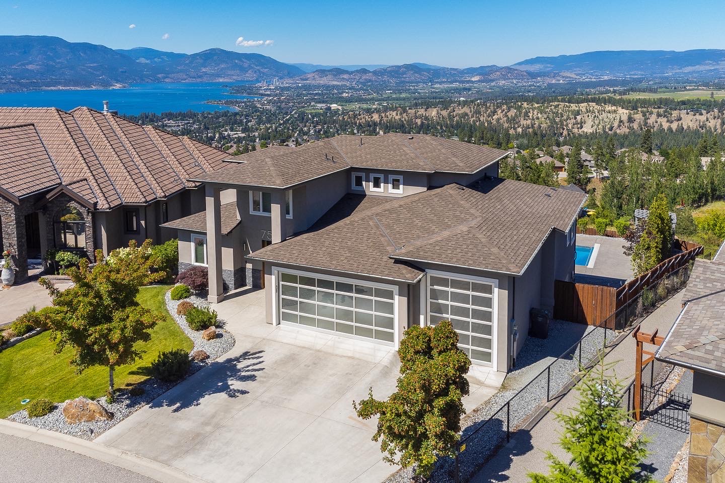 Kelowna lakeside real estate